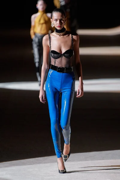 Look 29